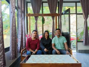 Sarangdu Homestay Riverside Experience - Guests Unwind with a Tranquil Stroll by Meghalaya's Riverbanks